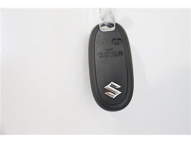 キーをポケットに入れたままでもドアのロック＆アンロックができ、雨の日や、荷物の多い日に大活躍！
