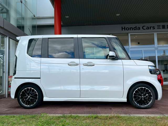 ナビゲーションも装備！快適なドライブのアシストしてくれます！オーディオ機能も充実です！