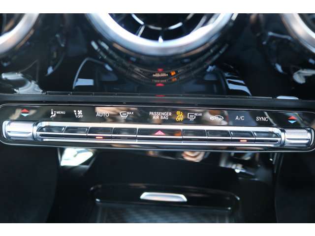 ◆純正ナビ◆フルセグTV◆LEDヘッド◆クルコン◆パドルシフト◆レーンキープ◆シートヒーター◆F.Rセンサー◆※車両は店舗から離れた場所に保管してますので御来店の際は事前に御連絡を頂きます様お願い致します※