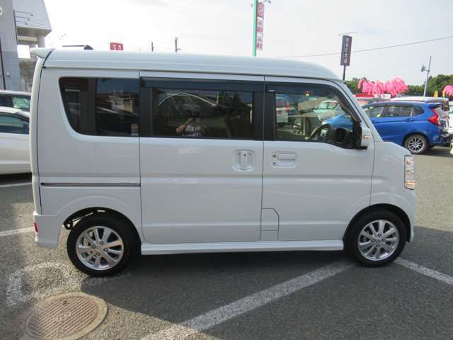 お車が決まっていないお客様でも使用目的、ご予算に合った車輌をご提案させて頂きます☆またご購入後も自社工場のつばめモータースにて担当スタッフがカーライフをサポートさせて頂きます☆