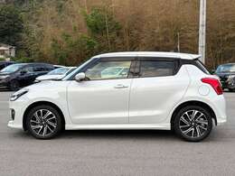 損保ジャパンの代理店ですので、万が一の事故も安心。任意保険は車を購入するときに見直しが必要です。プロのスタッフが金額や保証を含めてお客様の最善な保険内容を提案させて頂きます。