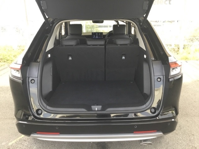 大きな買い物や 遠出の時など、たくさんの荷物が積めますよ。