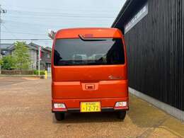 テールランプはシンプルに小さくまとまって、いい～デザイン★