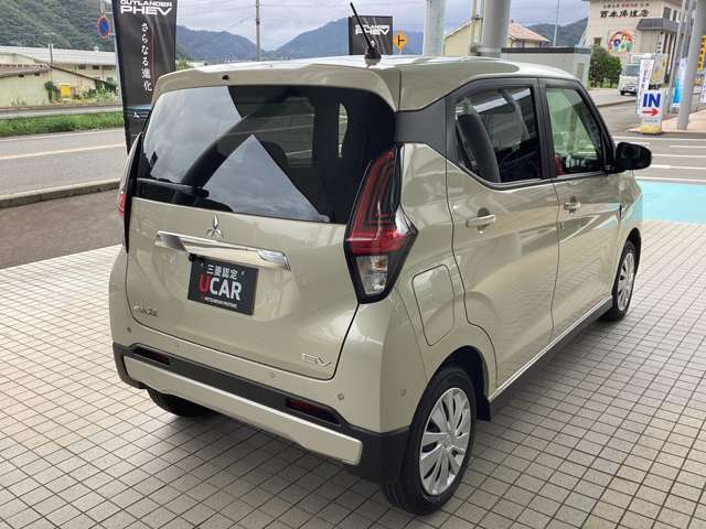 当店では、全国へ輸送納車をしております。輸送費用はお住まいや車種によって異なりますのでお気軽にお問い合わせください。