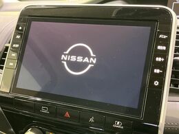 【純正10型ナビ】人気の純正ナビを装備。オーディオ機能も充実しており、Bluetooth接続すればお持ちのスマホやMP3プレイヤーの音楽を再生可能！毎日の運転がさらに楽しくなります！！