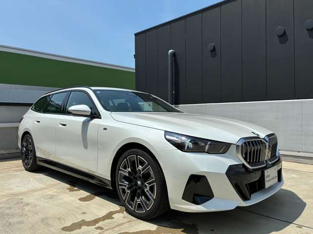 BMW認定中古車は第三者品質評価制度も採用しております。AIS方式による車両品質評価制度も導入し公平な車両コンデション評価を行うことにより車両品質の透明性を高めると同時に更なる信頼と安心をお届けします