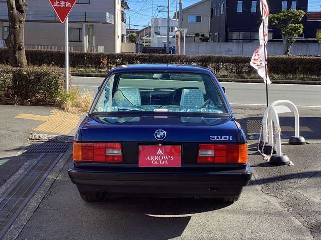 お車が展示場に無い事がございます。ご来店の際は一度お電話にて在庫のご確認を御願い致します。