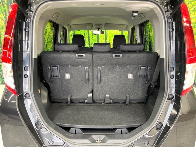 普段のお買い物や通勤、送迎等に十分な荷室スペースを確保しております。セカンドシートを倒すと、大きな荷物の積載も可能です♪