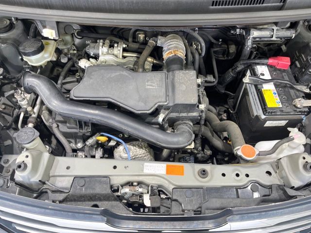 親切・丁寧な専門メカニックスタッフが応対！・車検・点検整備・事故等の修理などアフターサービスも安心。お車のカスタマイズもネクステージのサービススタッフまでご相談ください！