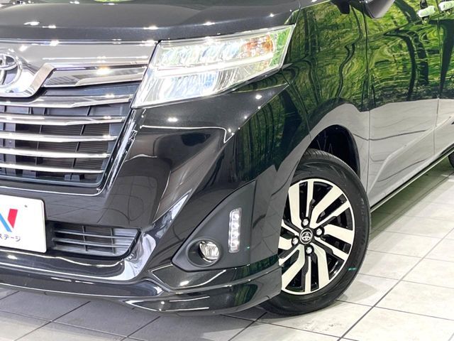 【LEDヘッドライト】悪天候や夜間走行時も良好な視界を確保し安心して運転できる高輝度LEDヘッドライトを装備！点灯速度が早く、消費電力も抑えられています。