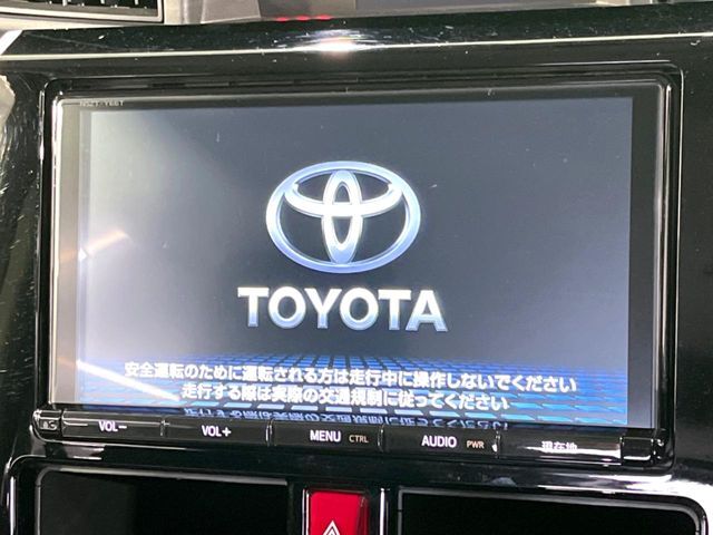 【純正9型ナビ】人気の純正ナビを装備。オーディオ機能も充実しており、Bluetooth接続すればお持ちのスマホやMP3プレイヤーの音楽を再生可能！毎日の運転がさらに楽しくなります！！