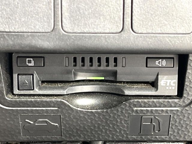 【ETC】高速道路の料金所をストレスなく通過！話題のスポットやサービスエリアに多い「スマートIC」利用時は必須のアイテムです。当店でセットアップを実施、ご納車当日からすぐにご利用いただけます！