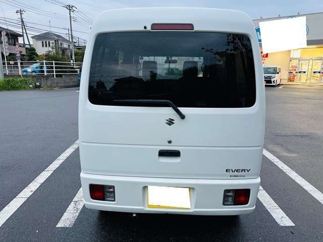 ラゲッジスペースも広く、旅行の荷物からベビーカーまで多種多様な荷物を収納可能となります！