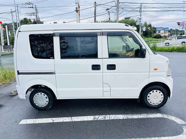 スライドドアのため、お子様をお連れの方には買い物にも便利です！