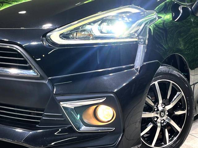 【LEDヘッドライト】悪天候や夜間走行時も良好な視界を確保し安心して運転できる高輝度LEDヘッドライトを装備！点灯速度が早く、消費電力も抑えられています。