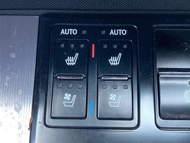 【　内装インテリア　】現車の確認はお電話で在庫のご確認の上、是非ご来店くださいませ！ご来店の難しい方は店舗スタッフがお電話やメールで詳細をお答えさせて頂きます。