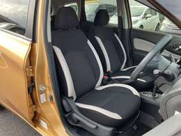 ゆとりのある空間とくつろぎ感のある運転席＆助手席シートは様々なシーンのドライブをサポートしてくれます☆