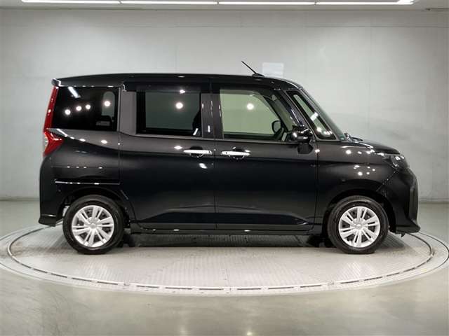 1年間走行距離無制限の無料保証ついてます。保証修理は全国5，000箇所のトヨタテクノショップにて対応、更に安心の延長保証（＋1年または＋2年、共に有料）もご用意。安心して長くお乗りいただけます☆