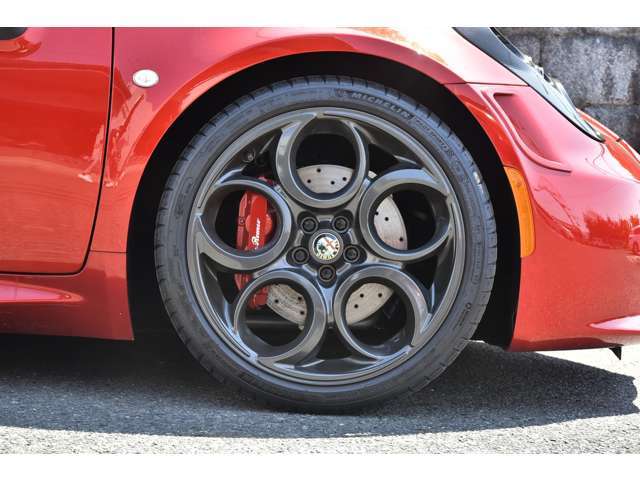 【高額査定】下取り車も当社に一度ご相談下さい。ほとんどのお客様が当社査定額にご満足を頂いております。国産車も高額査定をお約束致します。（買取店には負けません）