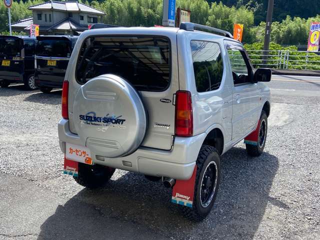 整備はその車種の不具合が発生しそうな部分を重点的に点検し、納車後本当にトラブルが発生しないように日々点検中です♪