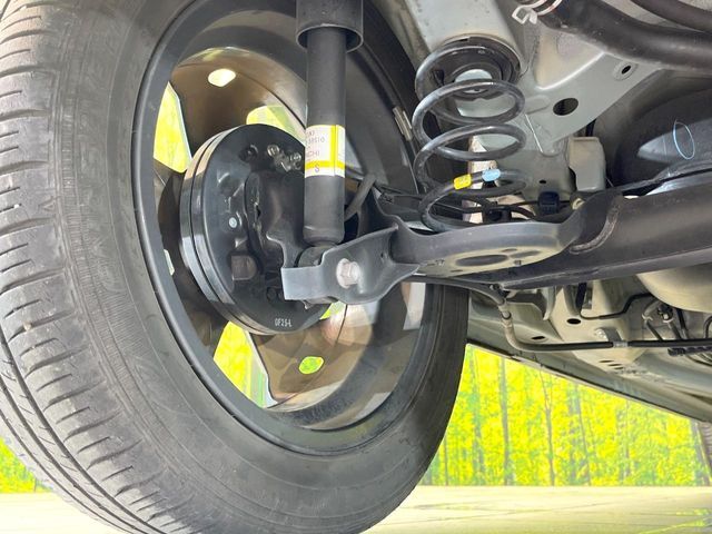 お車を安心してお乗りいただく為には、足回りの定期点検が欠かせません。サービスサポート（有償保証）では無料点検もご提供しており、安心のカーライフをお過ごしいただけるサポート体制が整っています。