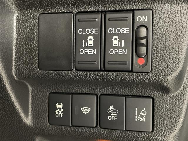 【運転席操作部】快適なドライブを楽しむための機能が装備されています！運転席から触れるので、使いやすいです！除菌プランいれていただくと、さらに清潔で安心していただけます！