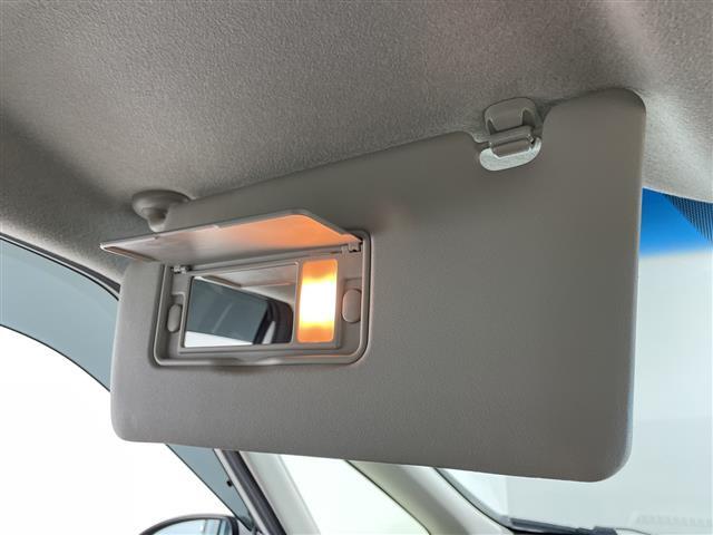 【バックミラー】大きくて見やすいので、後方を見るときも安心です！