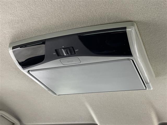 【後部座席操作部】後部座席を快適に過ごしていただくための便利な装備が付いています！