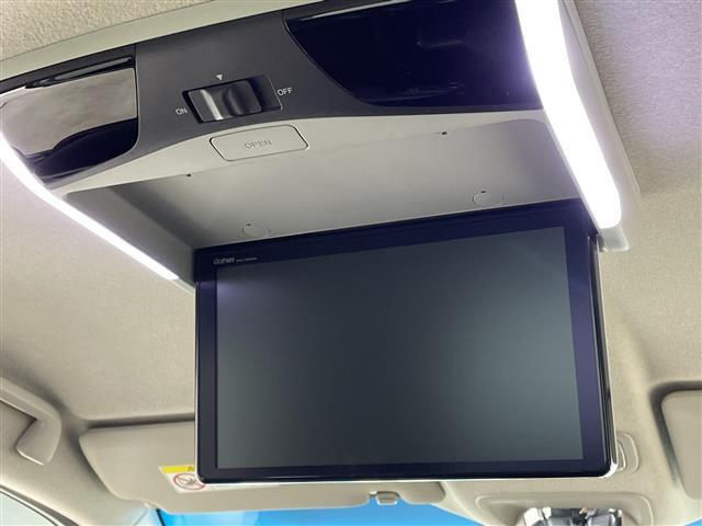 【後部座席操作部】後部座席を快適に過ごしていただくための便利な装備が付いています！