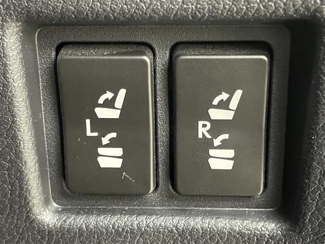 【パワーシート（電動シート）】シートを電動で、前後にスライドまたは上下の高さやリクライニングを調整することができます！細かい操作もスイッチ一つでできるので、とても便利です！