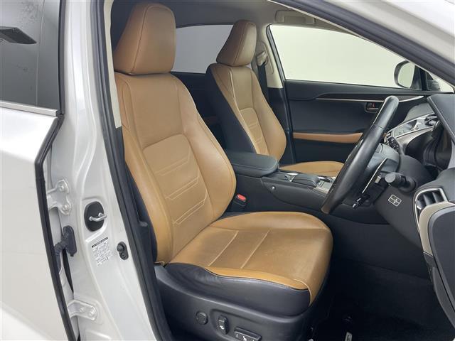 【運転席】『運転席周辺』の画像になります。写真の内容に関してご不明点、ご質問等がございましたらお気軽にガリバー店舗までお問い合わせください。