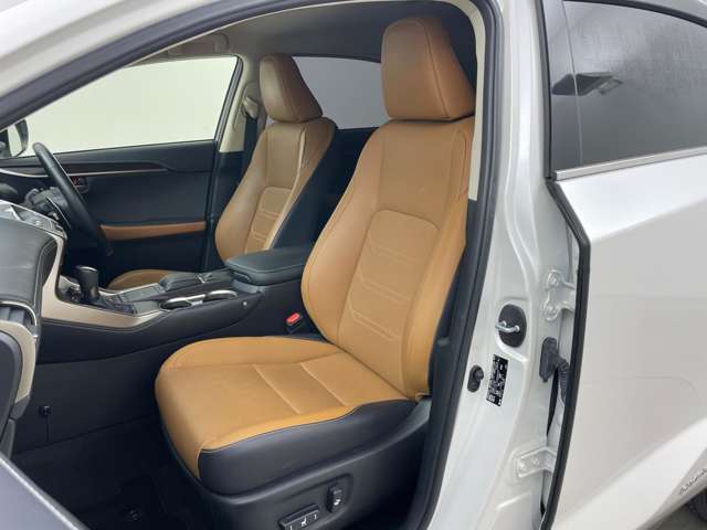 【助手席】『助手席周辺』の画像になります。写真の内容に関してご不明点、ご質問等がございましたらお気軽にガリバー店舗までお問い合わせください。