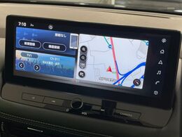 【メーカー純正ナビ】インテリアに溶け込むスタイリッシュな「専用設計」メーカーナビを装備♪視認性や操作性など基本性能にも優れ、より上質なカーライフをお楽しみいただけます。