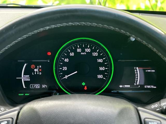 WECARSの展示場では実際に見て、触ってお車をお選びいただけます！知識の豊富な営業スタッフが様々なカーライフをご提案いたします！