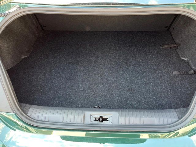 普段のお買い物や通勤、送迎等に十分な荷室スペースを確保しております。