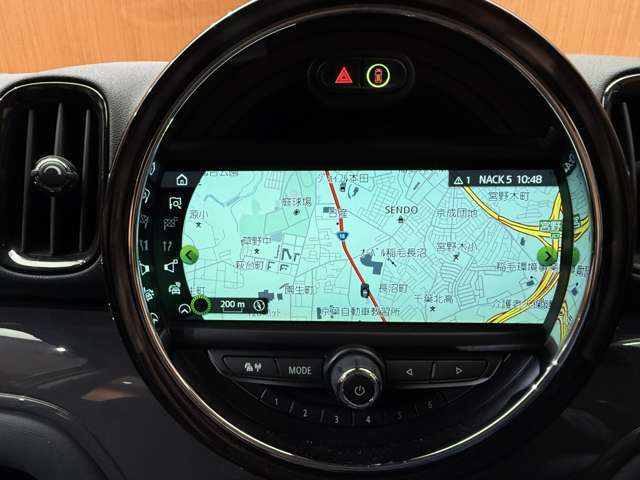 ご来店が難しいお客様でもご安心下さい、店頭在庫でしたらテレビ電話などを使いお車の詳細をご説明させて頂く事も可能でございます。当店スタッフが真心込めてご対応させて頂きます。