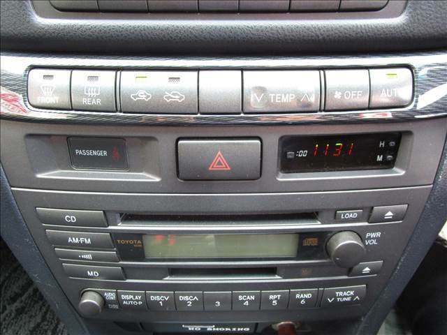 AM/FM CD/MDチューナー付きです。オートエアコンで一年中快適ドライブ。