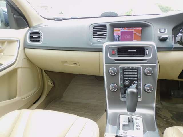 お車の追加画像を送らせていただくことも可能です♪ご希望の箇所をお電話またはメールからお申しつけください！