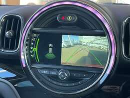 ご来場が難しいお客様でもご安心下さい、店頭在庫でしたらテレビ電話などを使いお車の詳細をご説明させて頂く事も可能でございます。当店スタッフが真心込めてご対応させて頂きます。