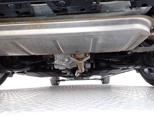 下回りもきれいな本州仕入の車両を揃えております♪　防錆オプションもご用意しておりますので、きれいなうちに施工はいかがですか？