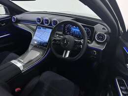 専用のコールセンターに経験豊かなオペレーターが、24時間365日待機。万一の車両トラブルなどが発生した場合、お電話一本で応急処置や車両のけん引、ドライバーや同乗者の方の移動手段手配などサポート。