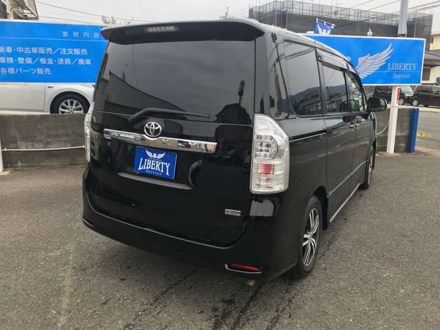 リアに修復歴ありです。