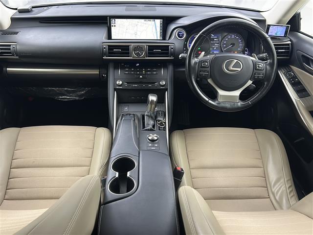 【インパネ全体】全方位で視界が広く、高い目線で運転もしやすいです！