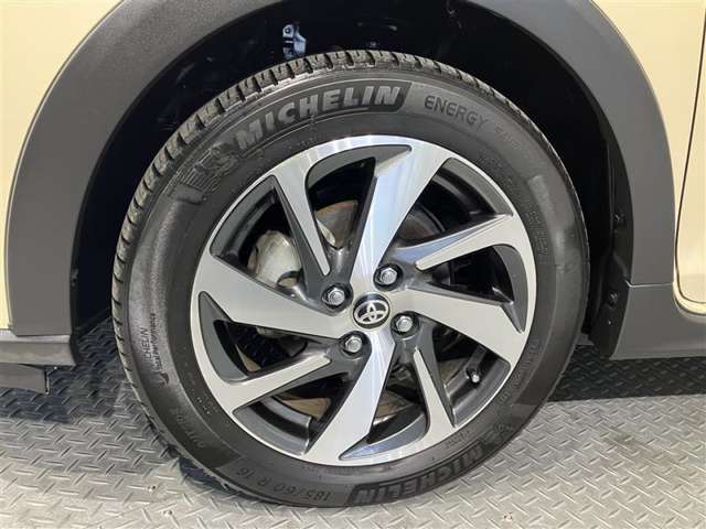 【タイヤ・ホイール】185/60R16の純正アルミタイヤになります。スタッドレスタイヤもこのサイズをお求め下さい。