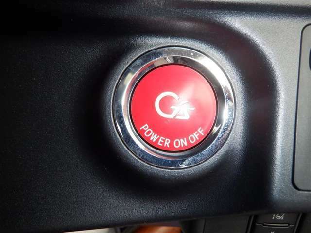 エンジンスタートボタンです！キーが車内にあれば、エンジンの始動・停止はブレーキを踏んでこのボタンを押すだけ☆　ワンプッシュでエンジンONΣ(・ω・ノ)ノ！