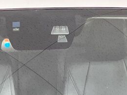 【スマートシティブレーキサポート】低速走行中に前方の車両等を認識し、衝突しそうな時は警報とブレーキで衝突回避と被害軽減をアシスト。より安全にドライブをお楽しみいただけます。