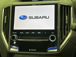 【純正ナビ】人気の純正ナビを装備しております。ナビの使いやすさはもちろん、オーディオ機能も充実！キャンプや旅行はもちろん、通勤や買い物など普段のドライブも楽しくなるはず♪