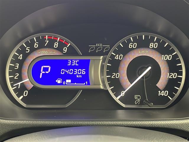 【スピードメーター】『スピードメーター』の画像になります。メーターがシンプルで見やすく運転しやすいですね！