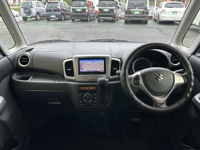 禁煙車　レーダーブレーキサポート　衝突軽減ブレーキ　カロッツェリアナビTV　バックカメラ　ETC　両側電動スライドドア　プッシュスタートスマートキー　シートヒーター　アイドリングストップ　純正14AW