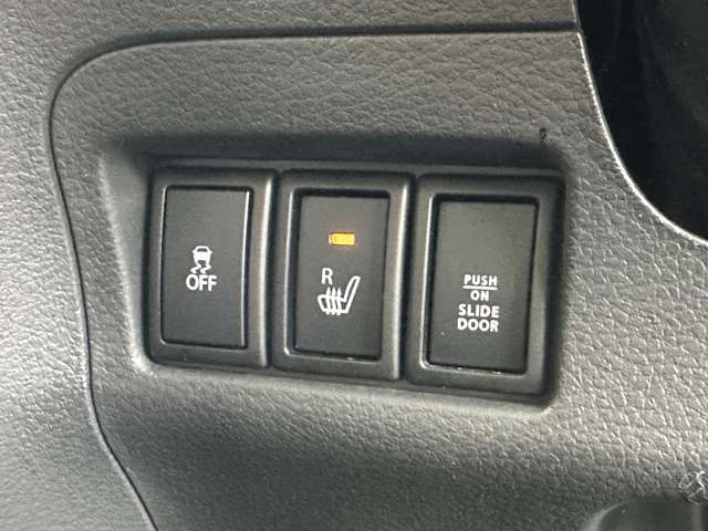 運転席と助手席にシートヒーターが付いてます♪横滑り防止装置♪